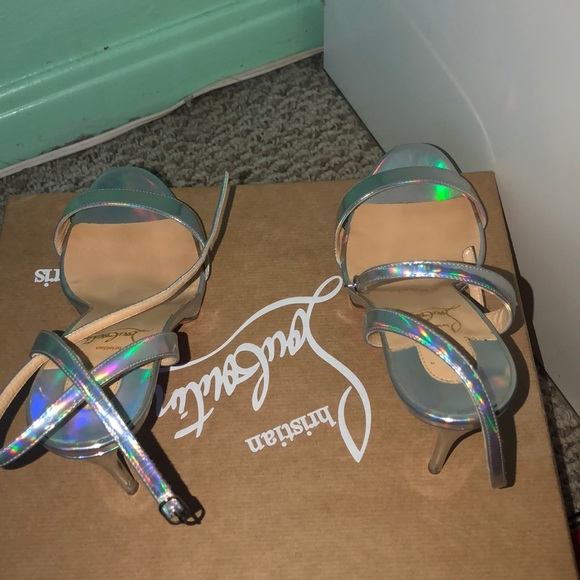 Christian Louboutin - Picture 3 of 5